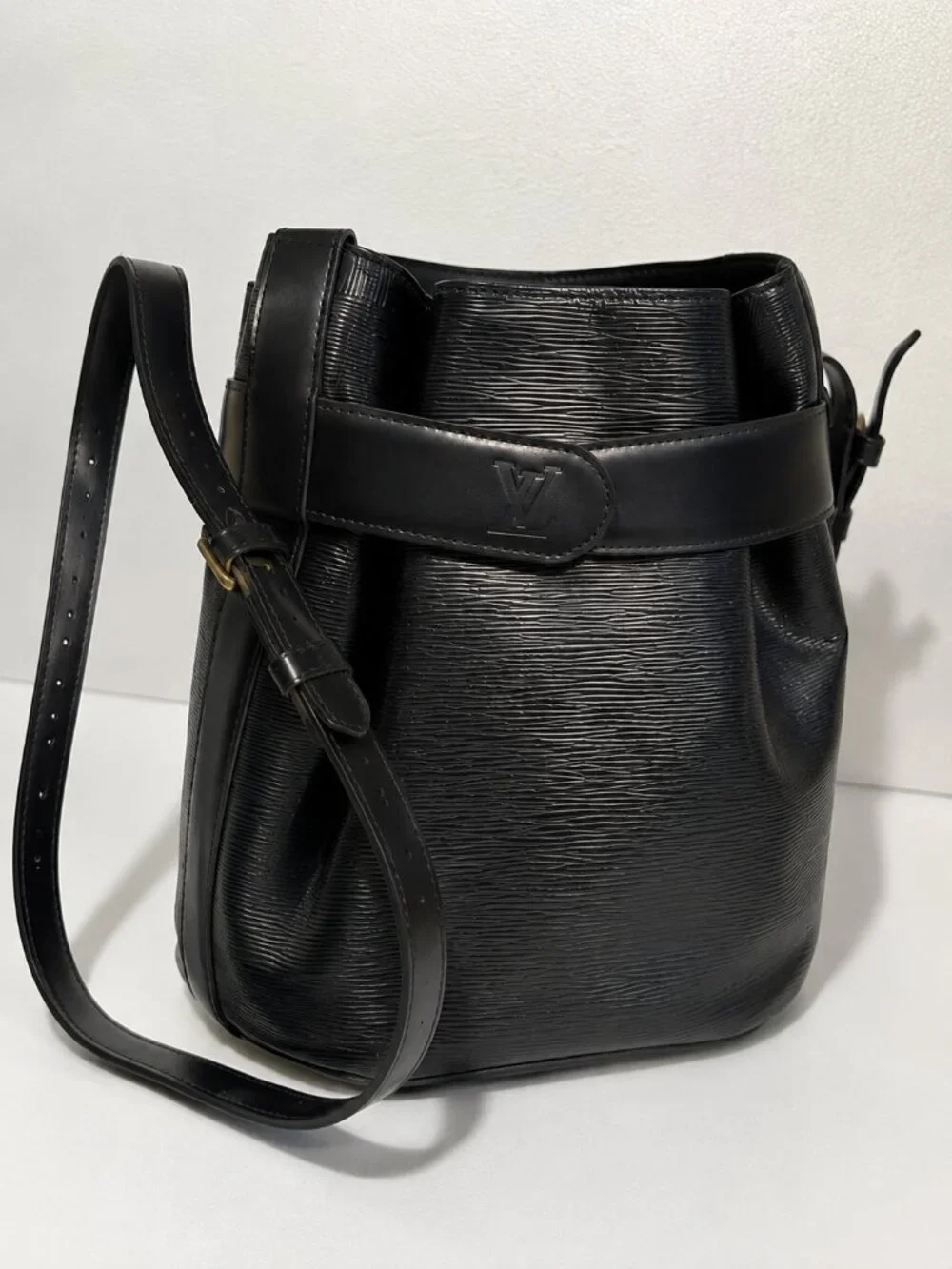 Louis Vuitton Vintage Black Epi Leather Sac d’Epaule Shoulder Bucket Bag